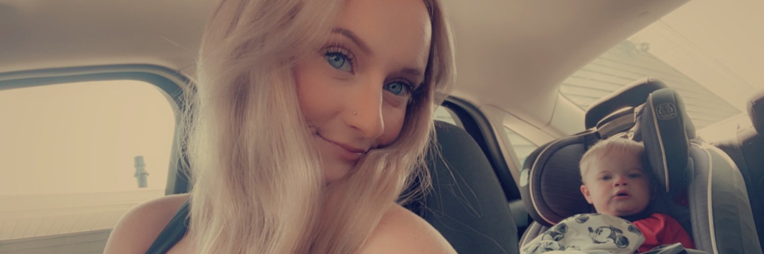 carliegilbert__'s profile banner image