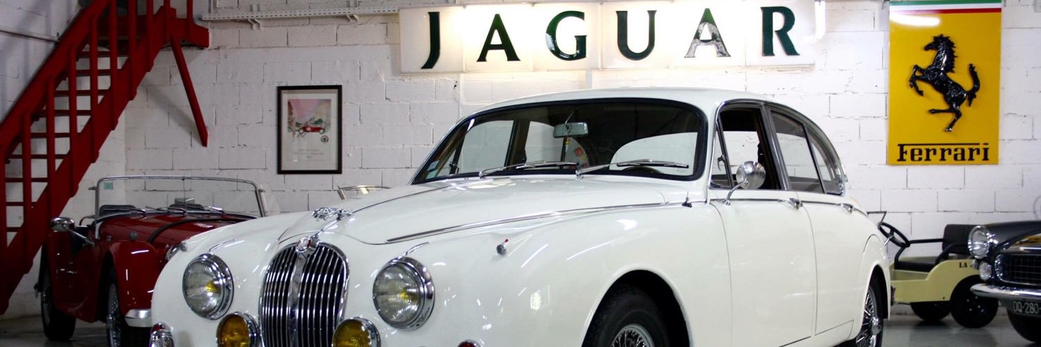 Chris de Combrand banner