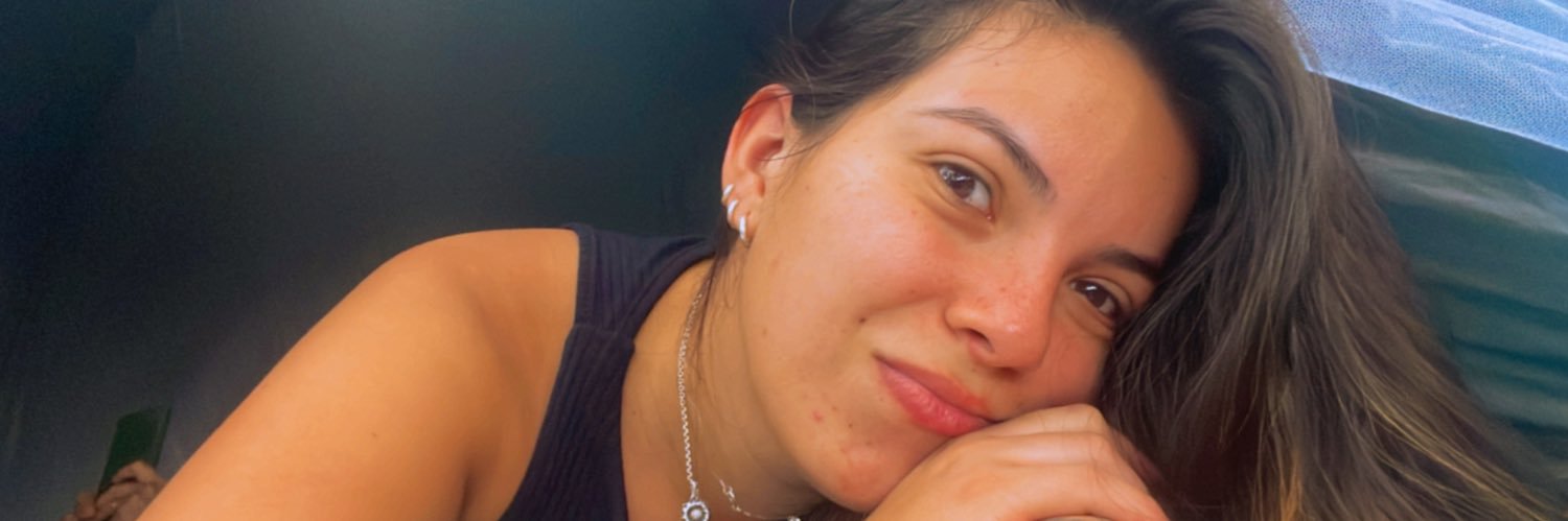 larinassuncao_'s profile banner image