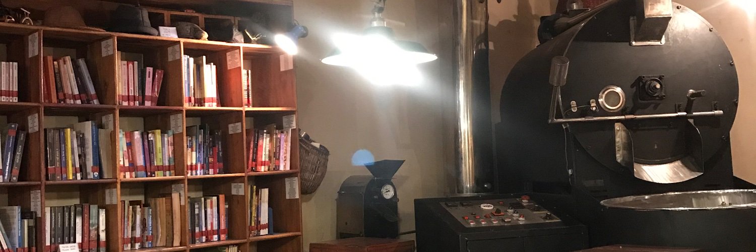 Inesldya's profile banner image