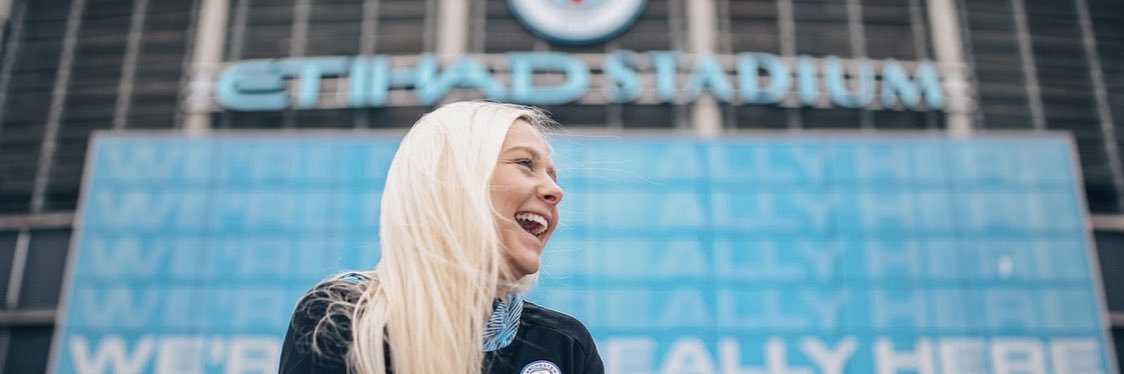 Monnieea's profile banner image