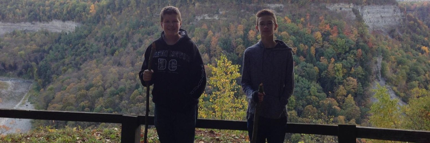 B banner