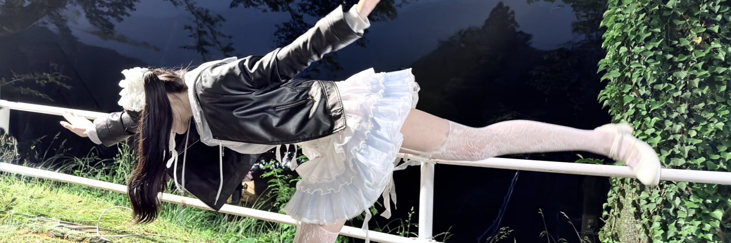 cheezbi's profile banner image