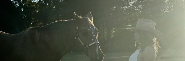 gisselicious Profile Banner