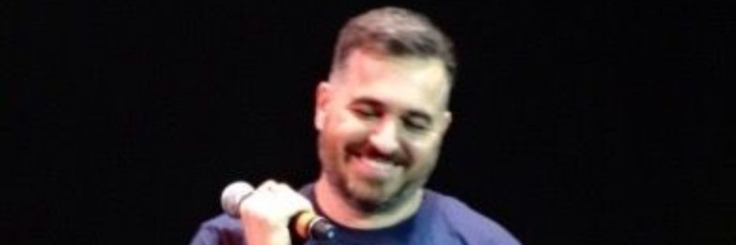 emm8's profile banner image