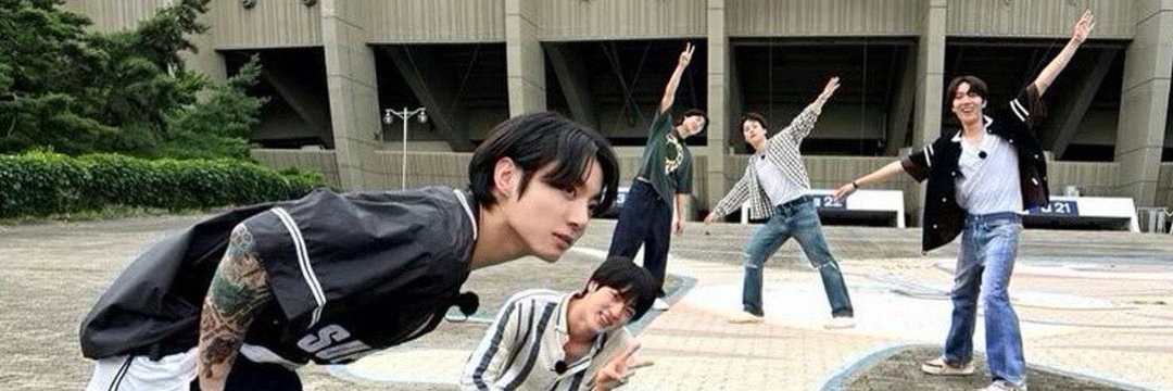 r_alineee's profile banner image