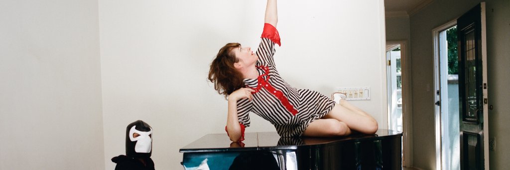 Alex Lilly banner