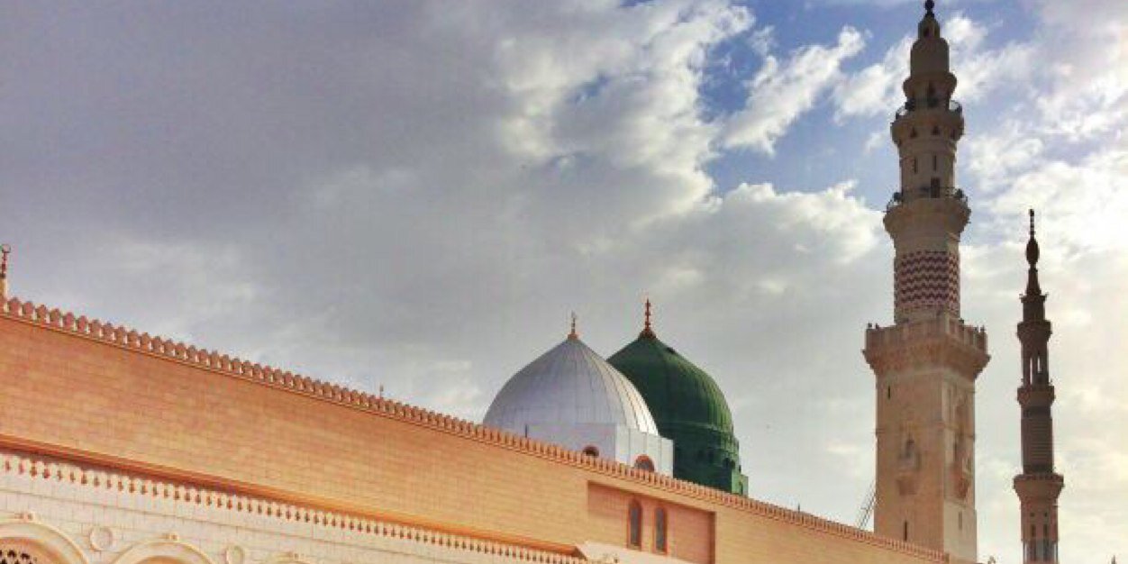 hennaambreen's profile banner image