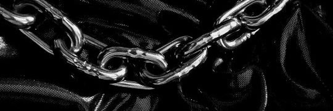 أسيرة banner