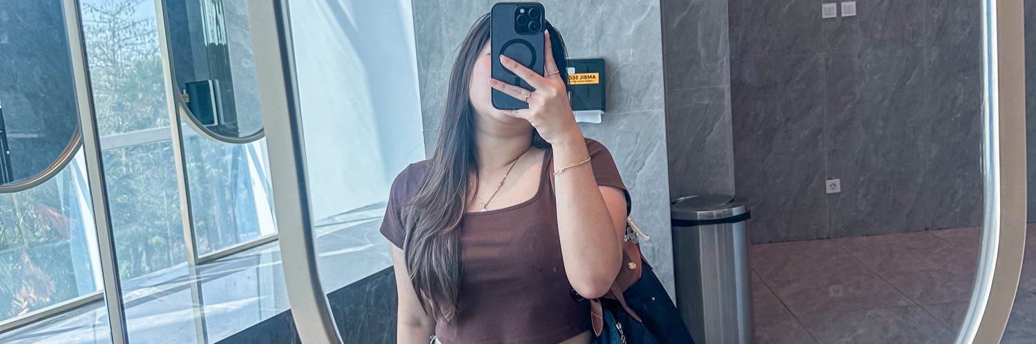 ApriliaAdella's profile banner image