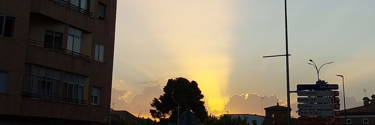 isalmunia9's profile banner image