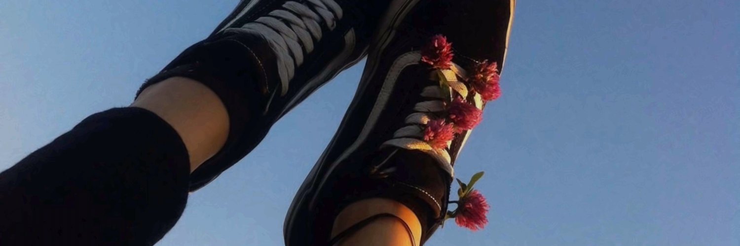 Iawenry's profile banner image