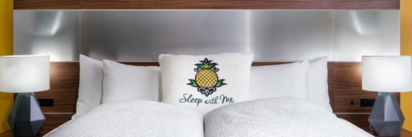 Staypineapple Profile Banner