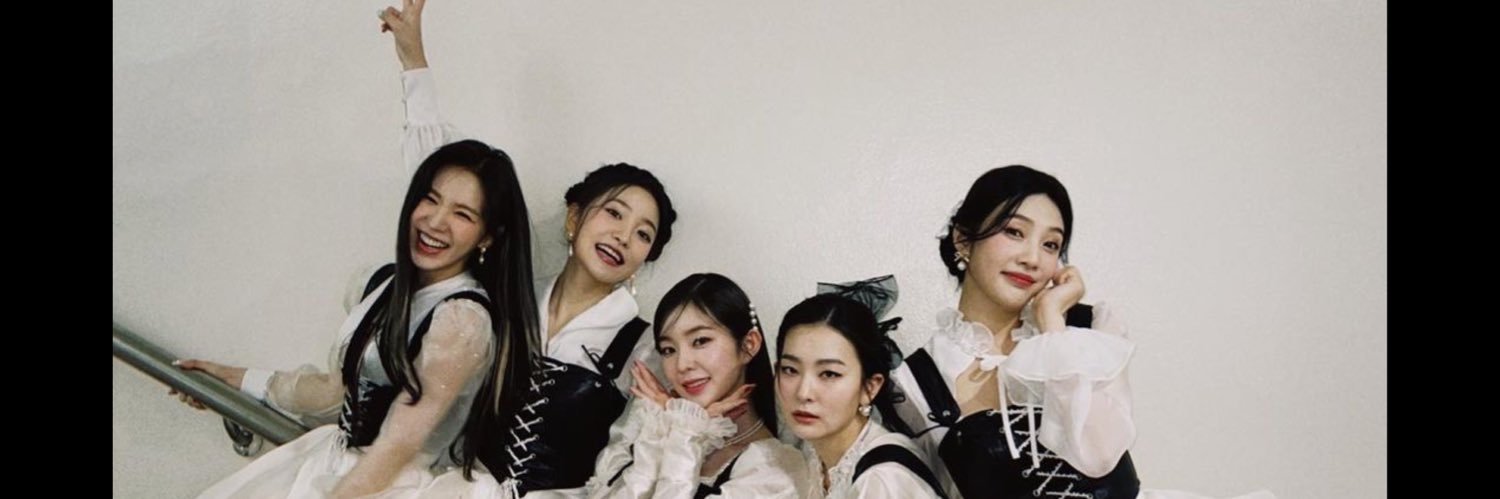 Rainbow Halo ミ ✰ banner