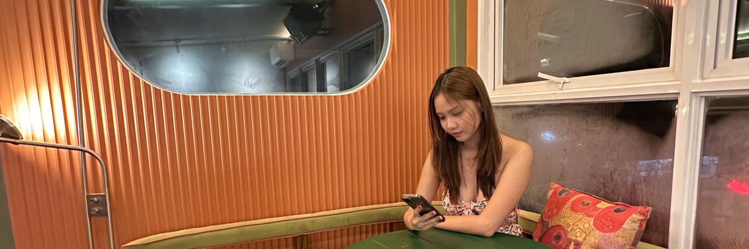 _alyssadizon's profile banner image