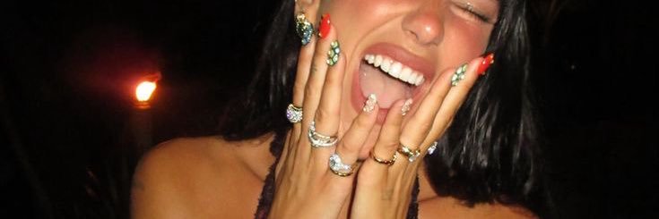 mireia 🌺 banner