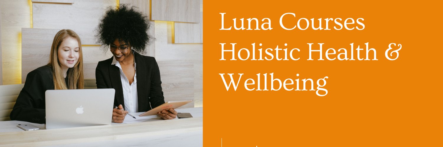 LunaCourses's profile banner image