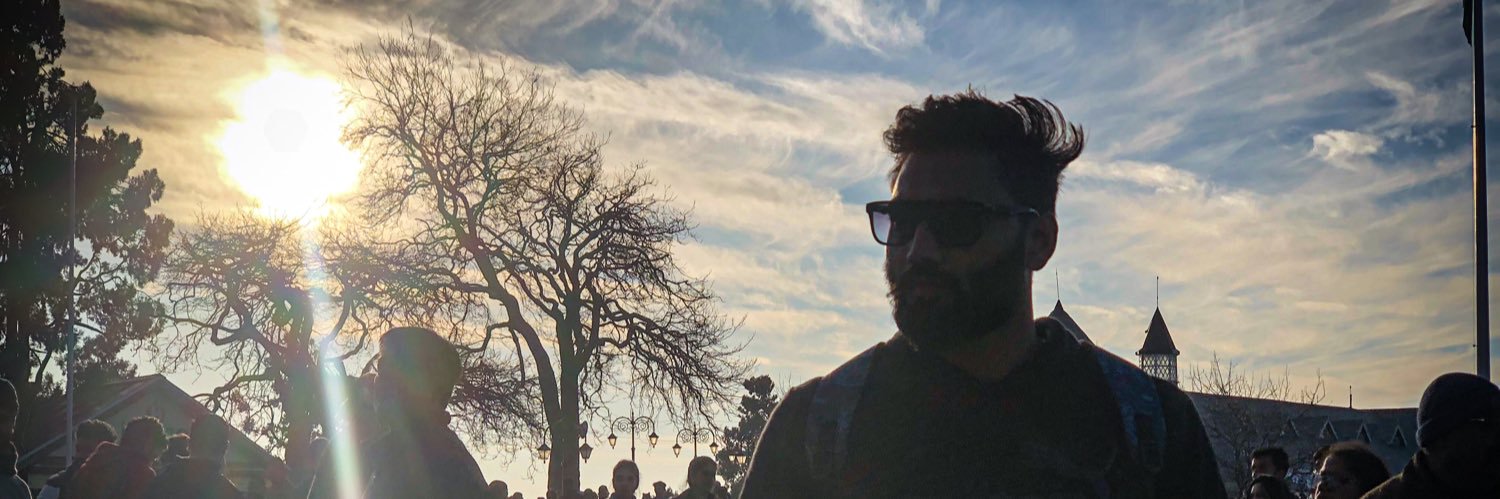 maanamit11's profile banner image