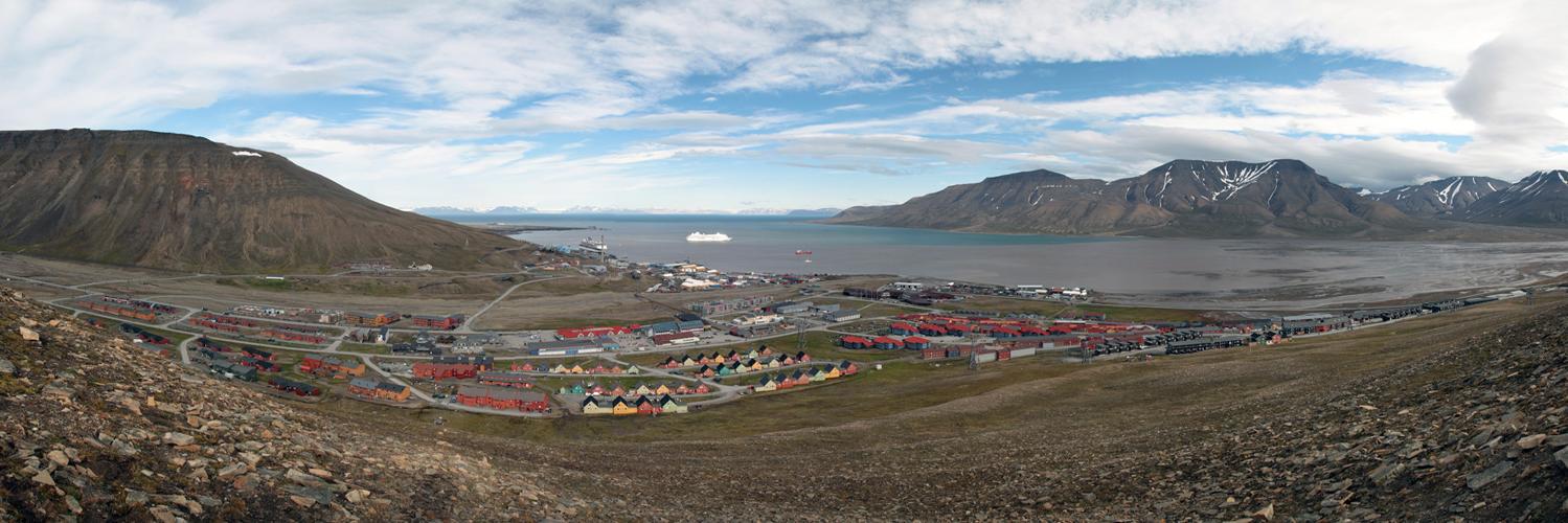 longyearbyen_'s profile banner image