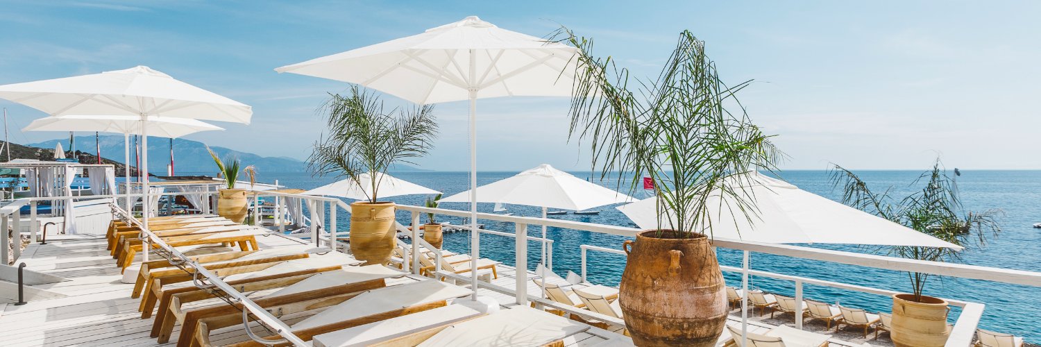 The Peligoni Club banner