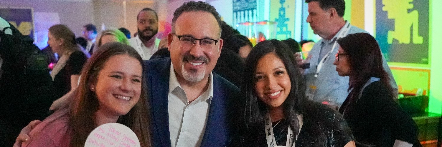 Cirzy Gonzalez banner