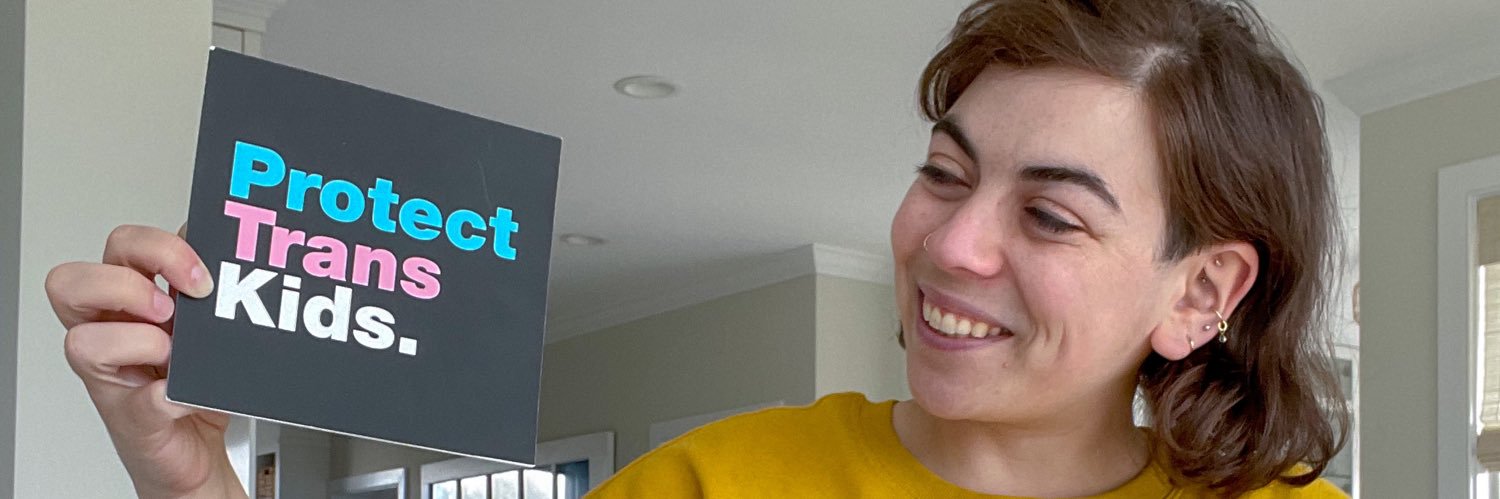 Zoe Stoller, MSS, LSW 🌈 (they/she/he) banner