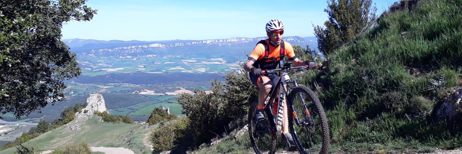 Carlos Echeverría banner