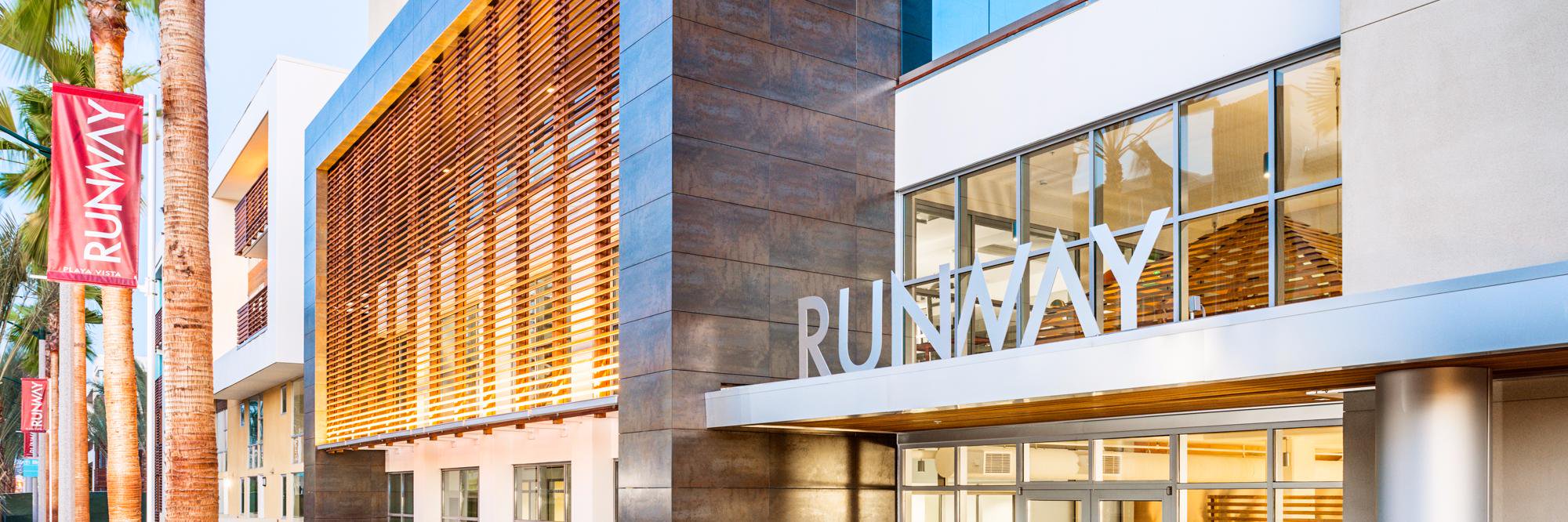 liveatrunway's profile banner image