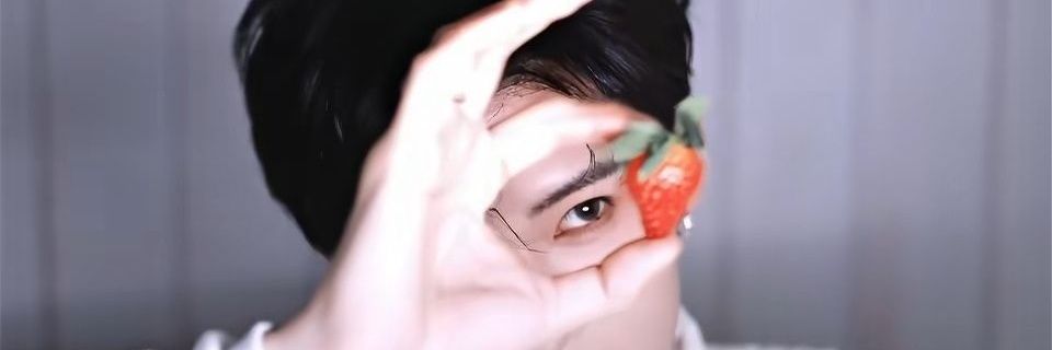 selynebb's profile banner image