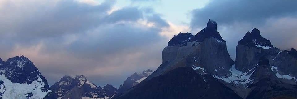 yyogino's profile banner image