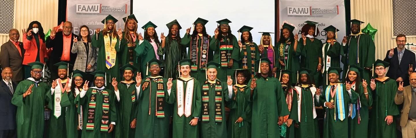 Daniel Solís banner