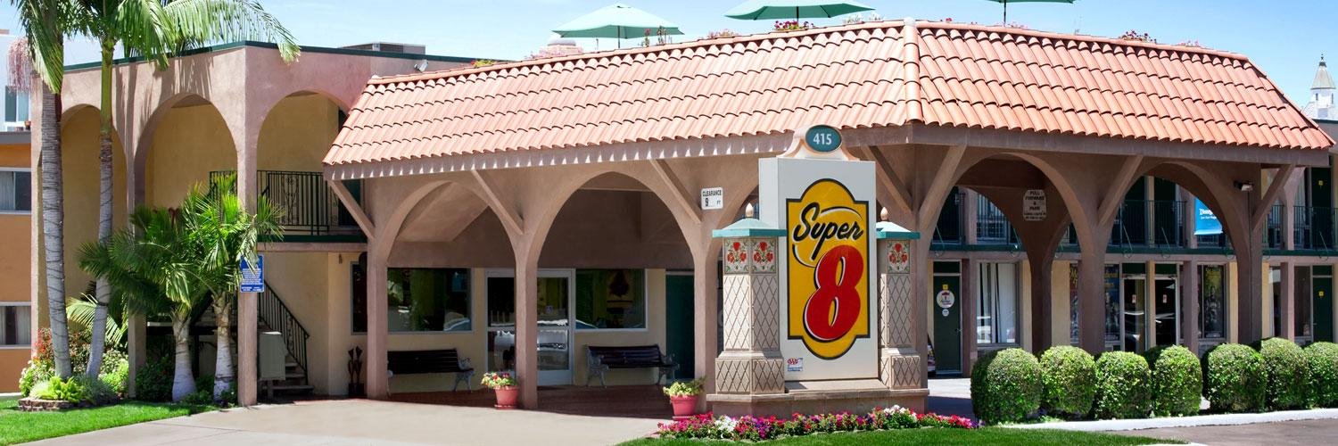 Super 8 Anaheim banner