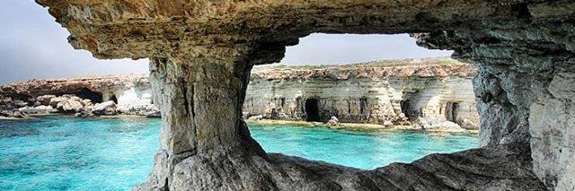 Andrea Kakouri banner