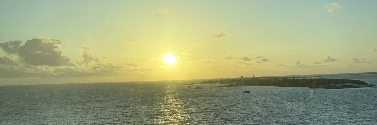 RuthieBee83's profile banner image
