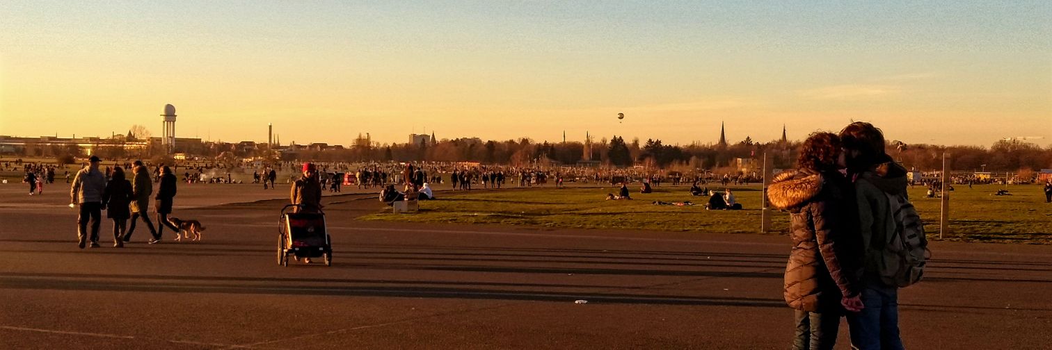 Neukölln Zwei Null banner