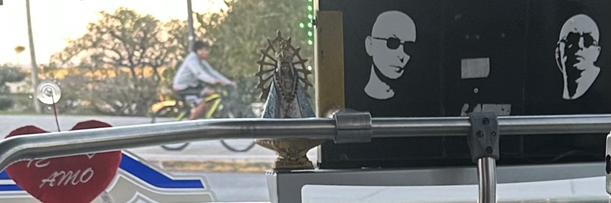 valensmor's profile banner image