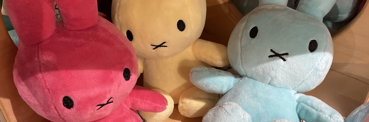 mishelleyaf's profile banner image