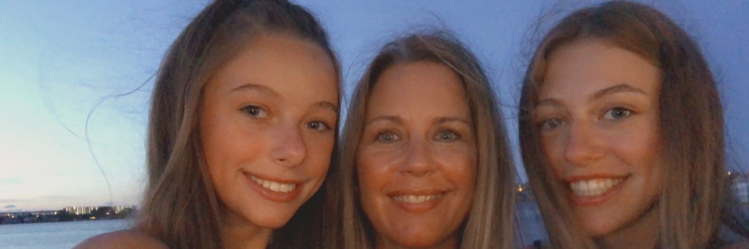 29laur's profile banner image