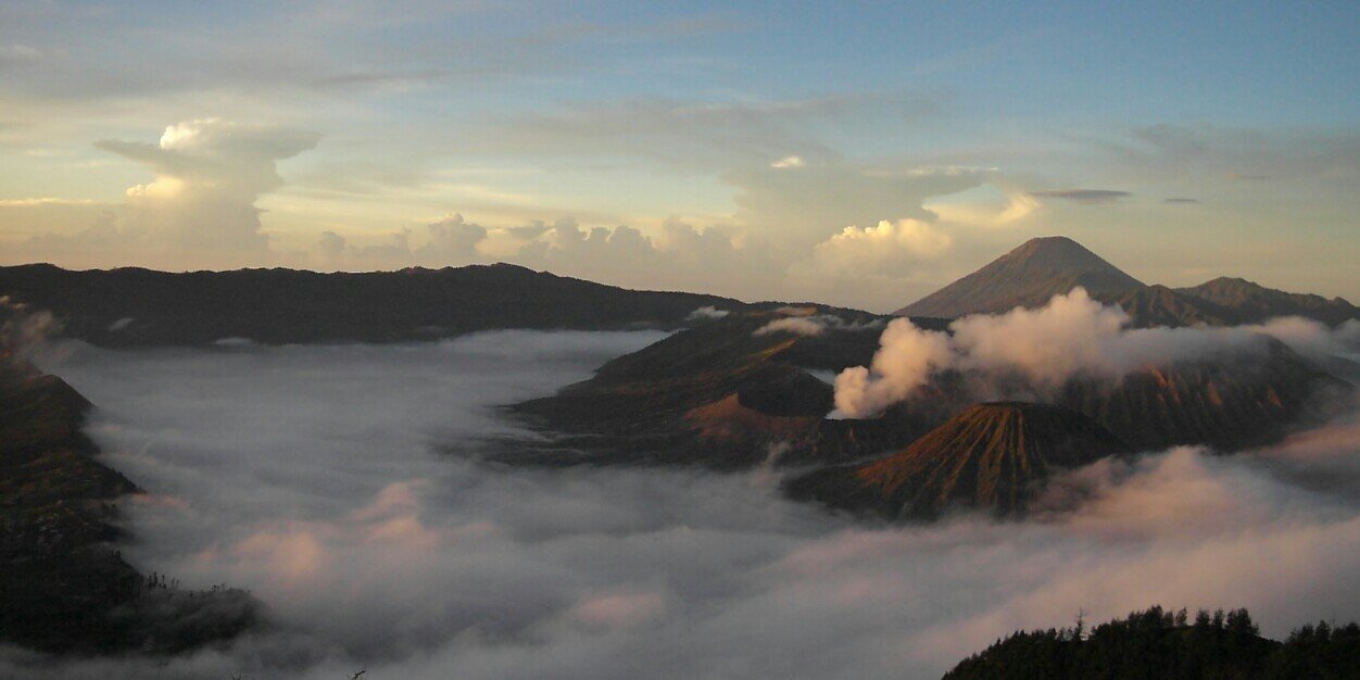 bastianAri_'s profile banner image