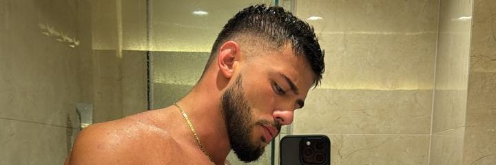rianamar77's profile banner image