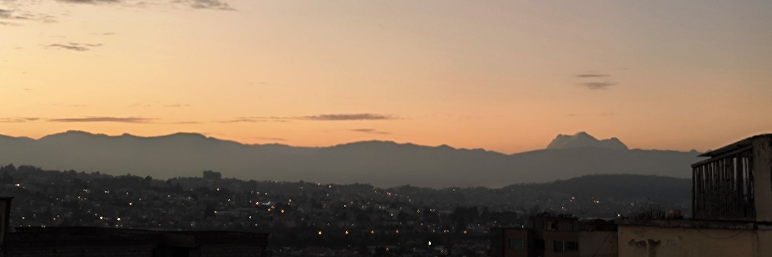 anniecastilloc's profile banner image
