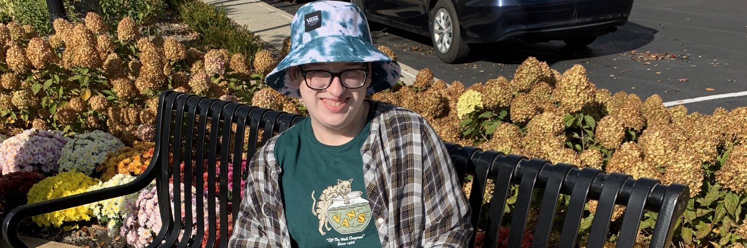eggliott_'s profile banner image