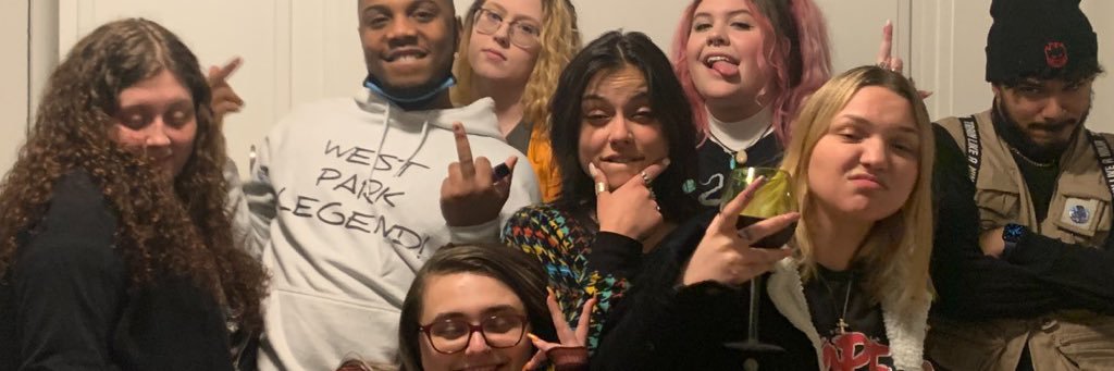 MunteanuMariah's profile banner image