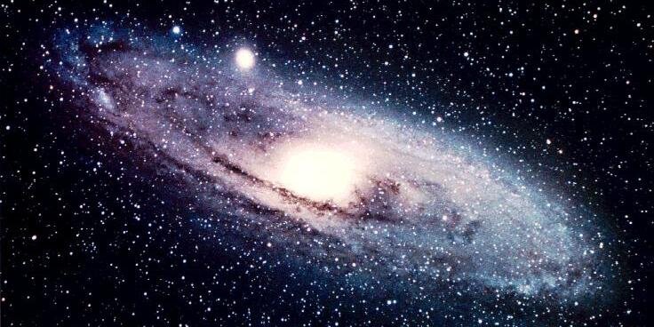Twitter banner for @astronomy