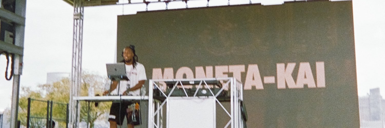 Moneta-Kai banner