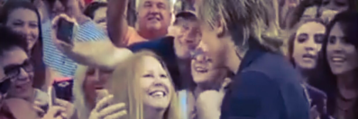 Deb ♥️☮♥️ banner