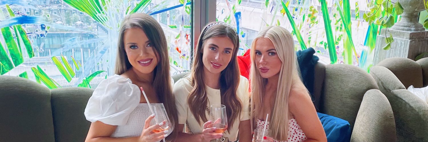 ChloBurrettx's profile banner image
