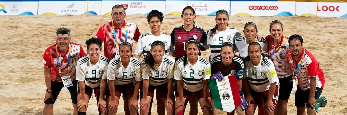 EsteliGallegos's profile banner image
