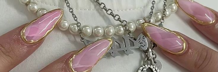 sarasarasararss's profile banner image