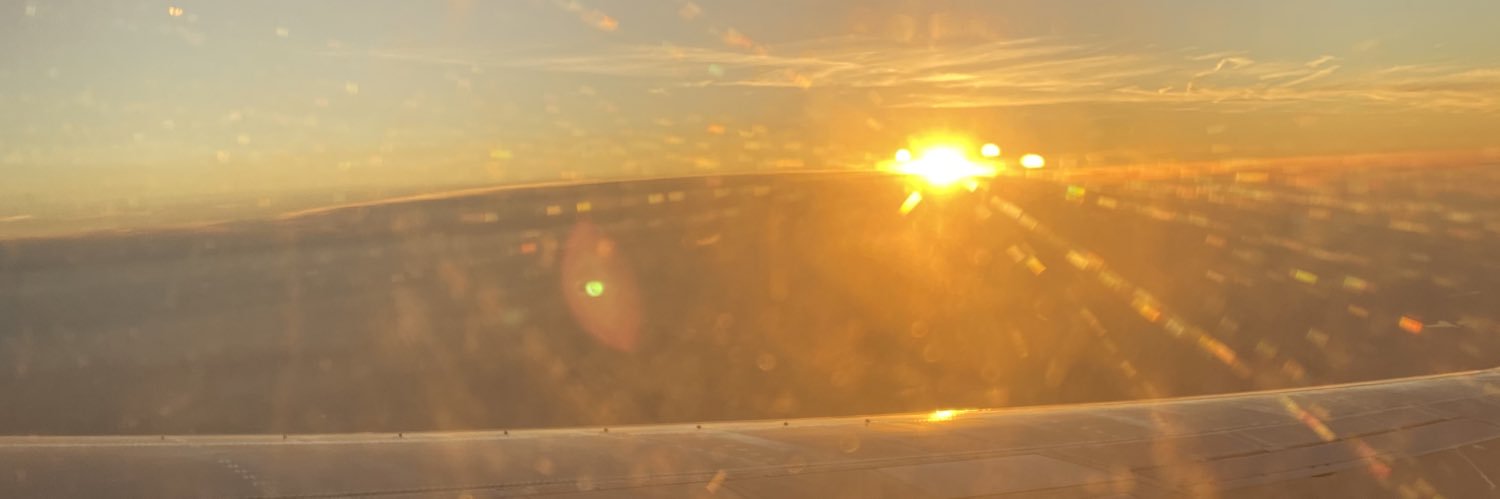 ElineeDe's profile banner image
